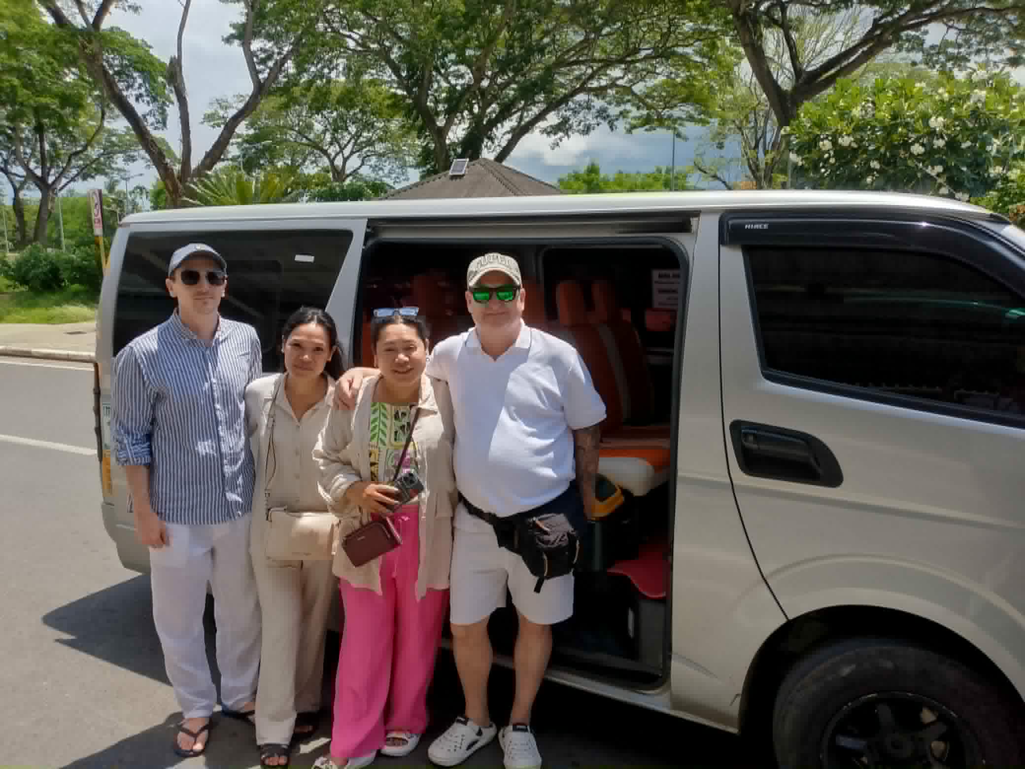 Van Transfer vs Bus — Puerto Princesa to El Nido 2026